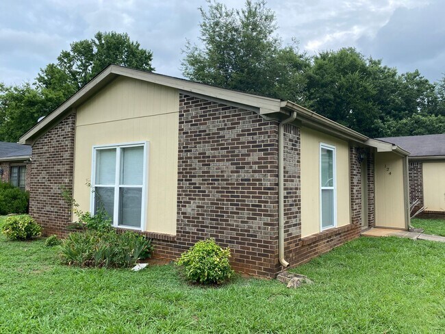 Building Photo - 124 Westscott Dr