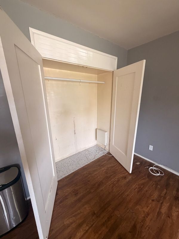 Building Photo - 9615 Walnut