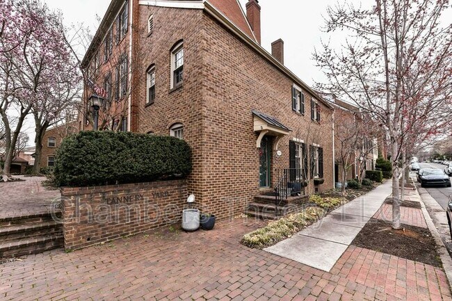 Building Photo - 509 S St Asaph St