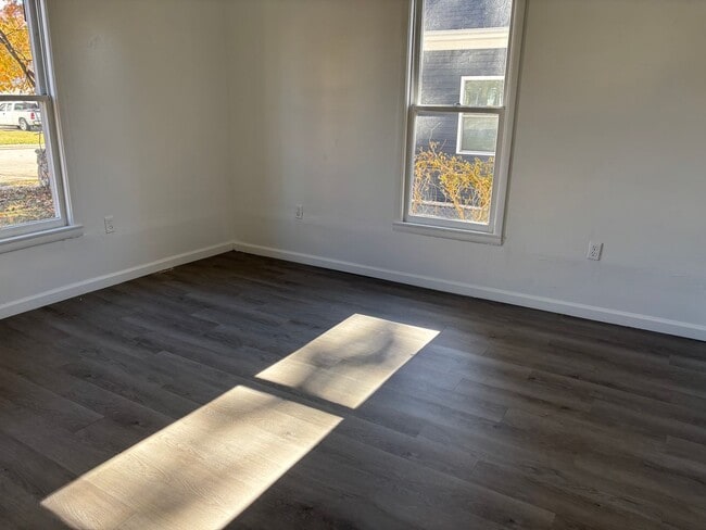 Building Photo - Modern Charm Meets Comfort: Fully Remodele...