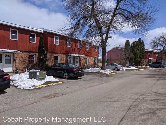 Building Photo - 1204 2nd Dr NE
