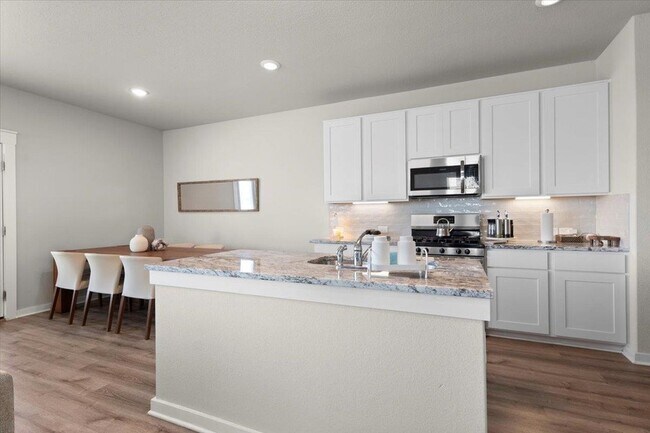 Building Photo - 1530 McKinney Dr