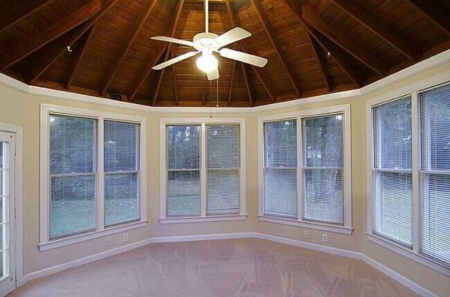 Building Photo - 318 Powhatan Drive Poquoson VA 23662