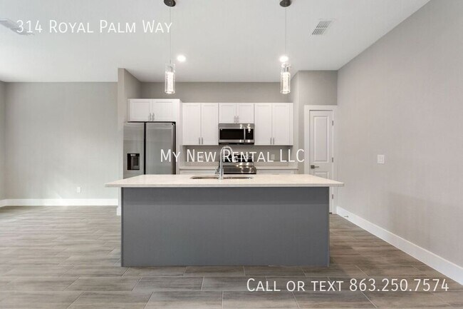Building Photo - 314 Royal Palm Wy