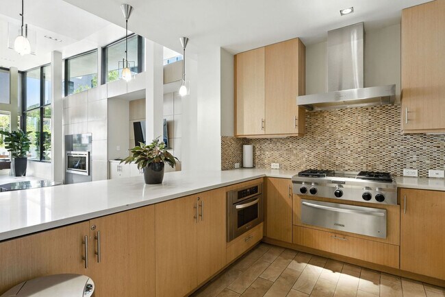 Building Photo - 1155 4th St