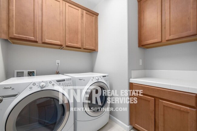 Building Photo - 3152 Overton Way