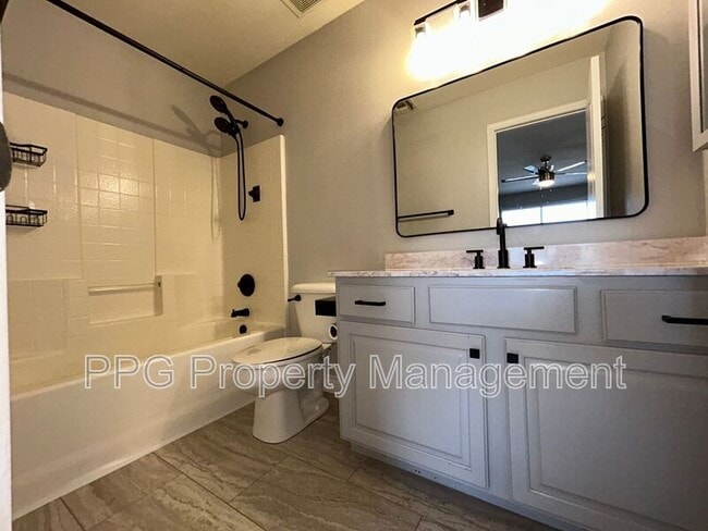 Building Photo - 4121 N Dania Ct