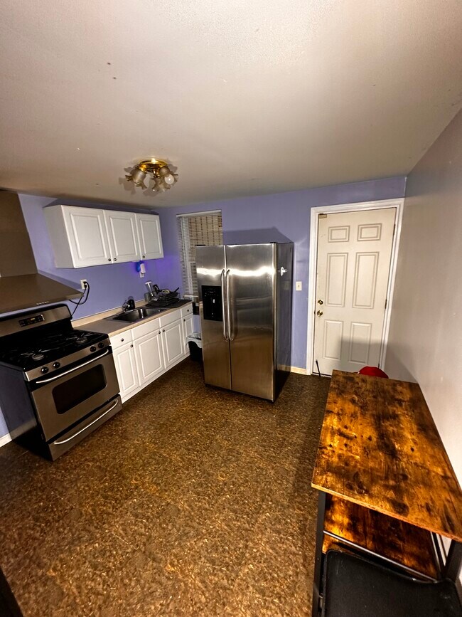 Building Photo - 910 Ramsay St