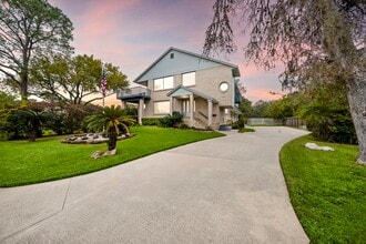 Building Photo - 2523 Baycrest Dr