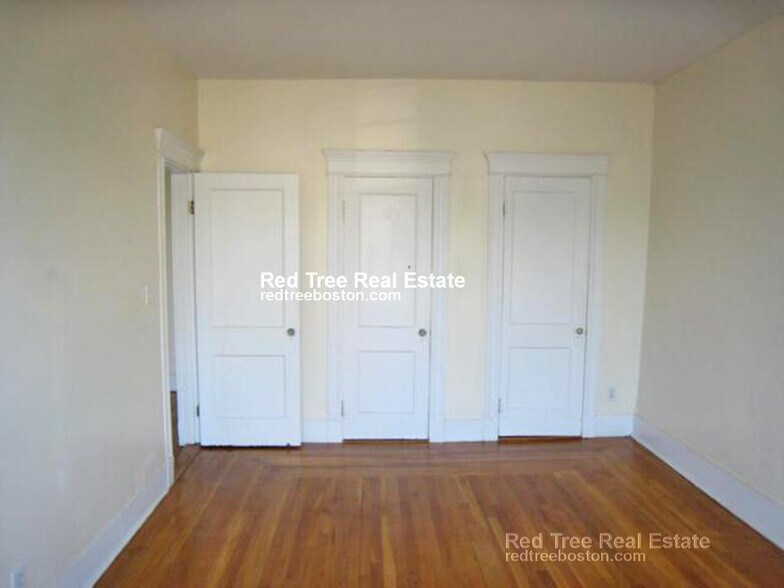 Building Photo - 1872 Commonwealth Ave