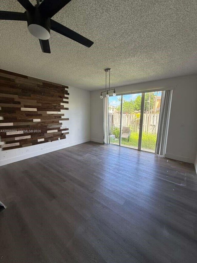 Building Photo - 2311 NE 42nd Cir