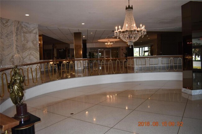 Building Photo - 5255 Collins Ave