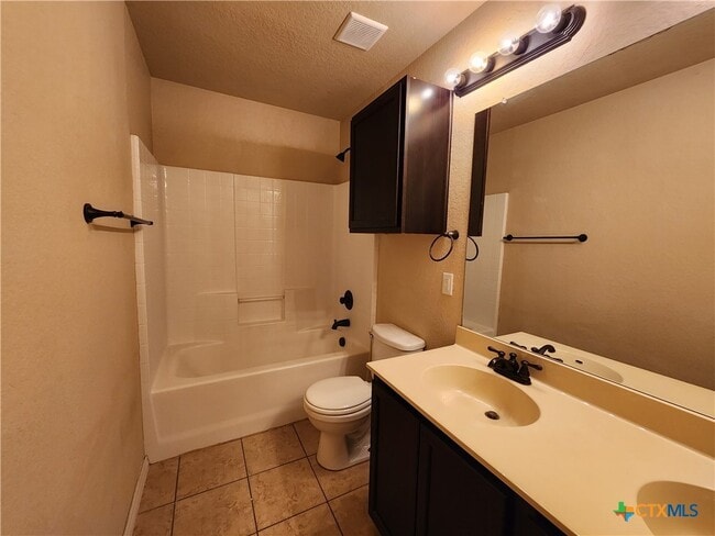 Building Photo - 501 Creekside Cir