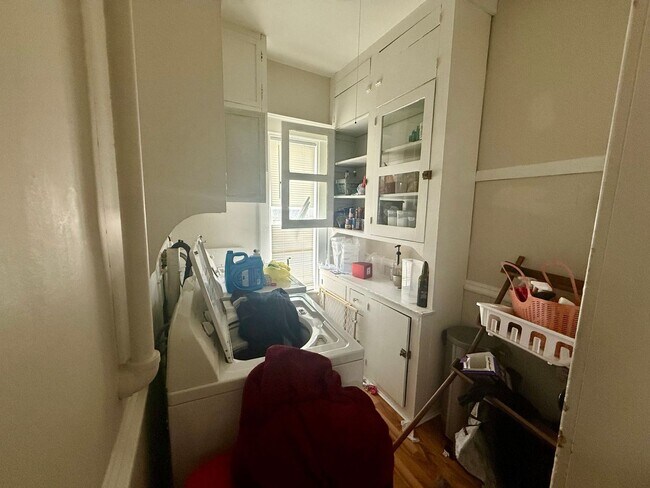 Building Photo - 1222 Prospect Ave