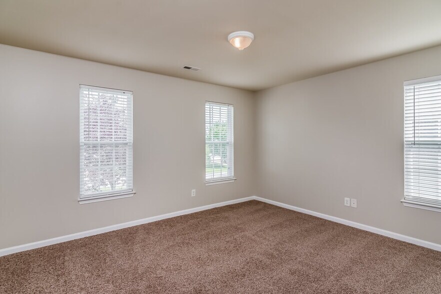 Building Photo - 2301 Leighton Way