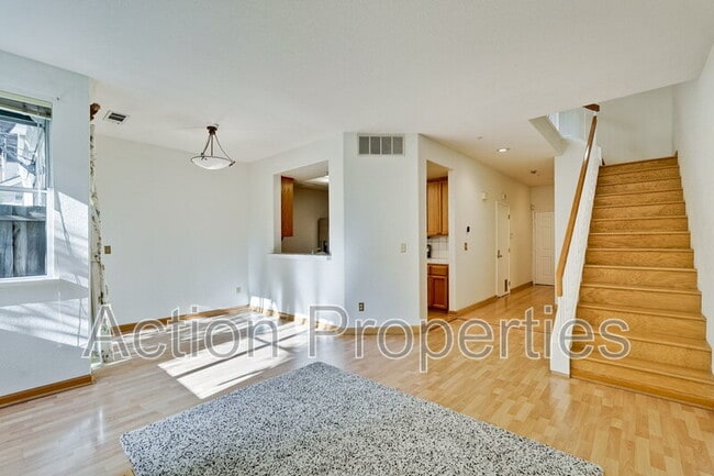 Building Photo - 409 Hillwood Ct