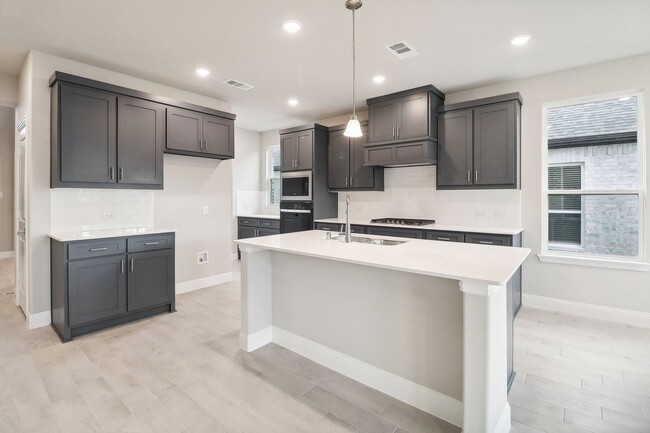 Building Photo - Brand New 4 Bed 2 Bath 2 and Half car gara...