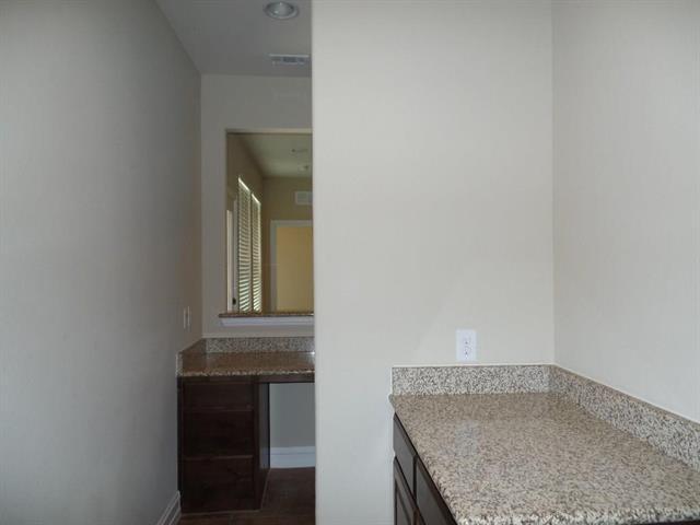 Building Photo - 1043 Enchanted Rock Dr