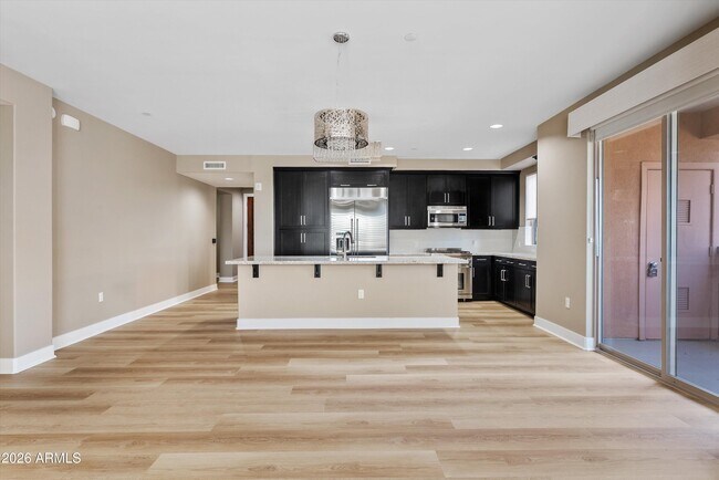 Building Photo - 4805 N Woodmere Fairway