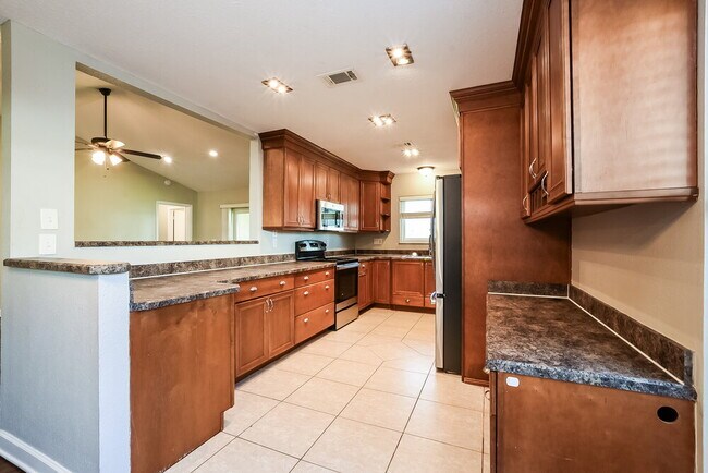 Building Photo - 1009 Black Willow Dr