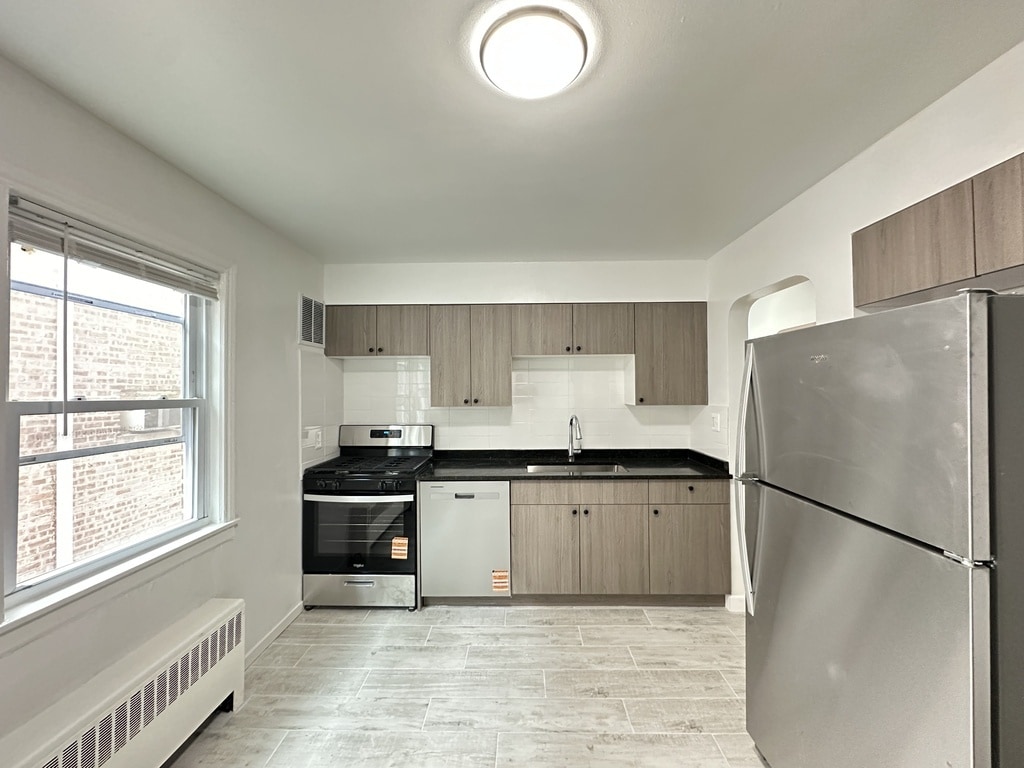 Building Photo - 6715 N California Ave