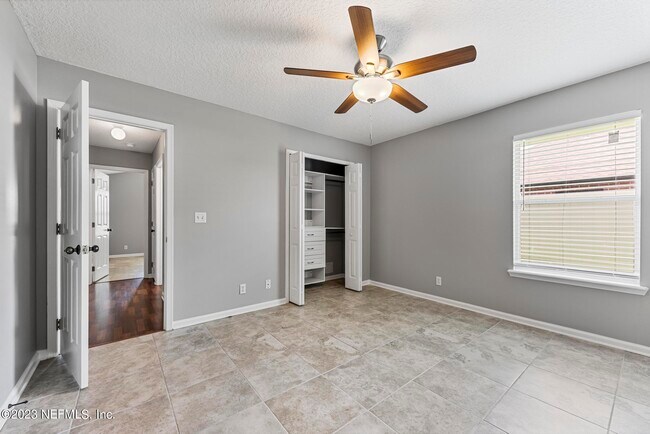 Building Photo - 13021 Chets Creek Dr S