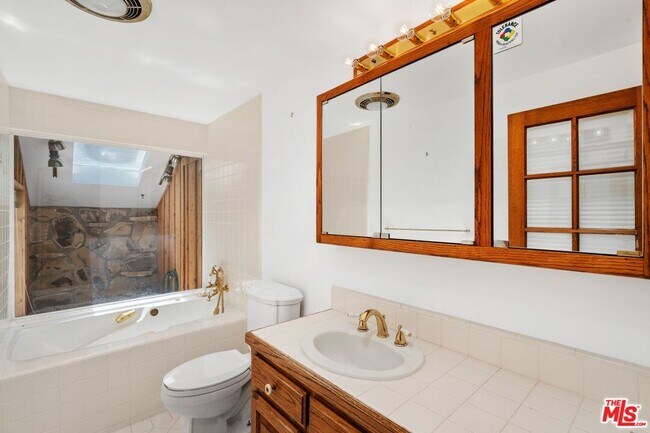 Building Photo - 21663 Ulmus Dr