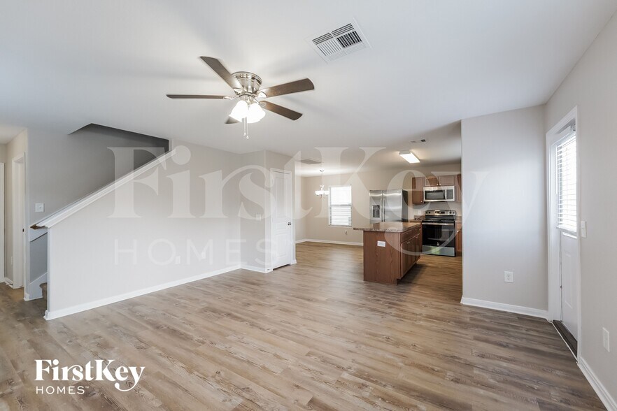 Building Photo - 9923 Sanders Rose Lane