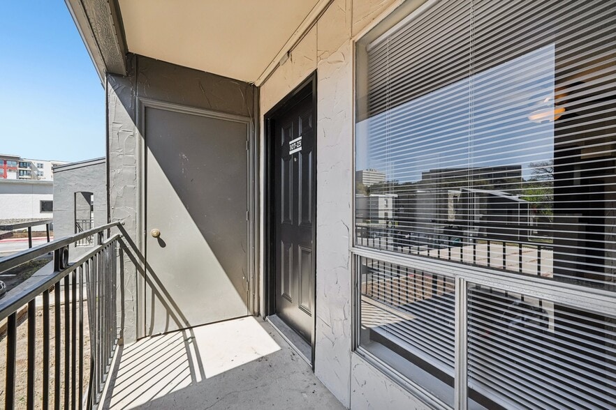 Welcome to The Riley Apartments, where modern living meets comfort. Enjoy spacious interiors and an inviting community atmosphere. Step outside to discover beautiful views and convenient access to local amenities. Schedule your tour today! - The Riley