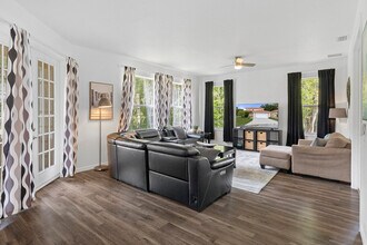 Building Photo - 4810 S Amstel Dr