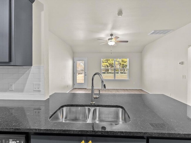 Building Photo - 12517 NE 36th St