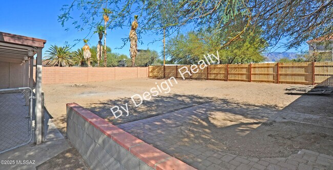 Building Photo - 7230 N Ulene Pl