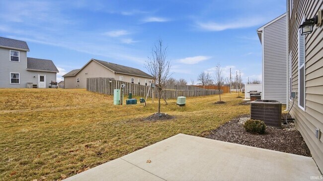 Building Photo - 3597 Canal Square Dr