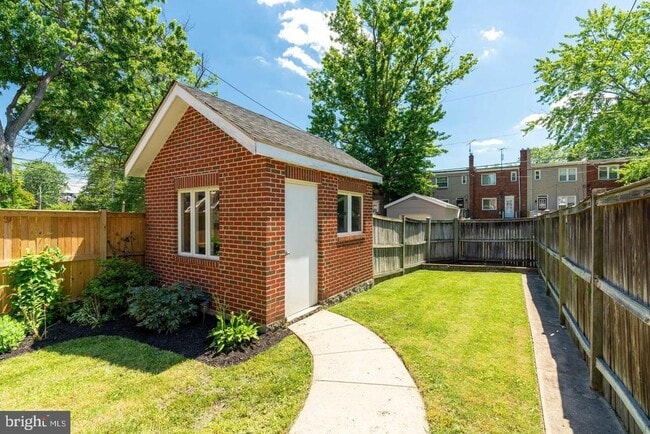 Building Photo - 247 Evans Ln