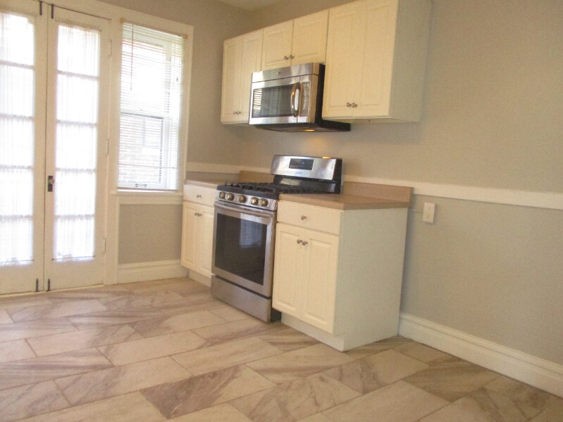 Building Photo - 1079 Terrace Dr