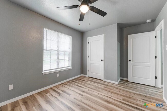 Building Photo - 2321 Terrace Dr