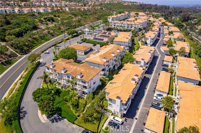 Building Photo - 30902 Club House Dr