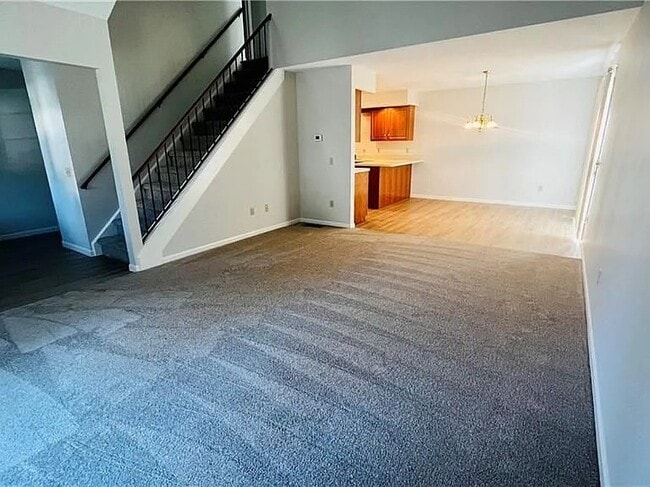 Building Photo - 441 Ayrault Rd