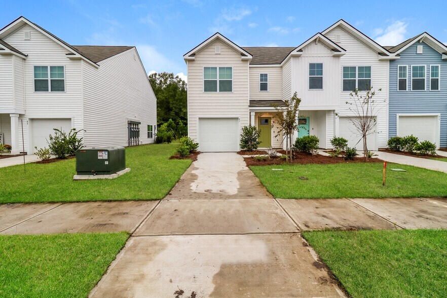 Building Photo - 47 Striker Rd