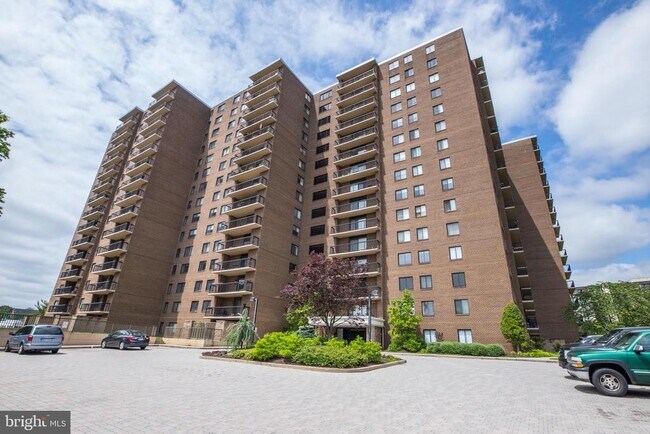 Building Photo - 200 N Pickett St