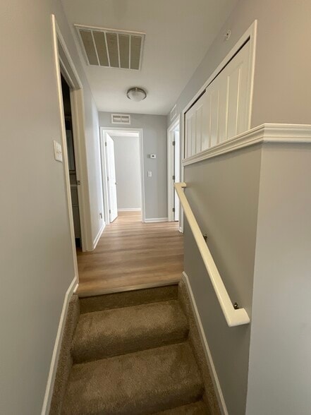 Building Photo - 28957 Cullen Dr