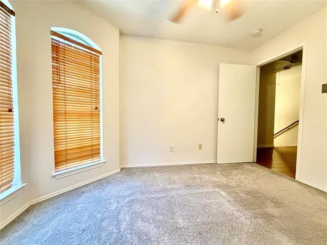 Building Photo - 1720 Circle Creek Dr