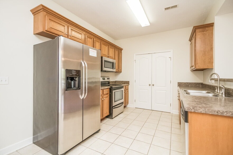 Building Photo - 3306 Hamberton Cir