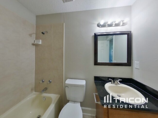 Building Photo - 2435 Burns Dr