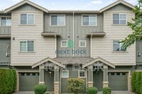 Building Photo - 4650 NE 3rd Ln