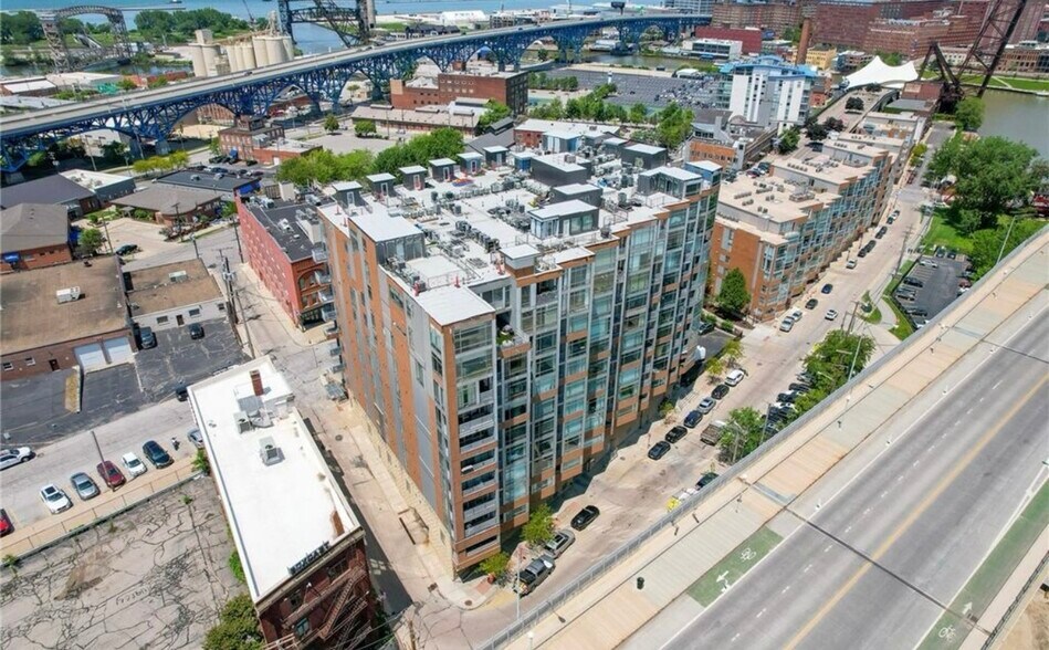 Building Photo - 2222 Detroit Ave