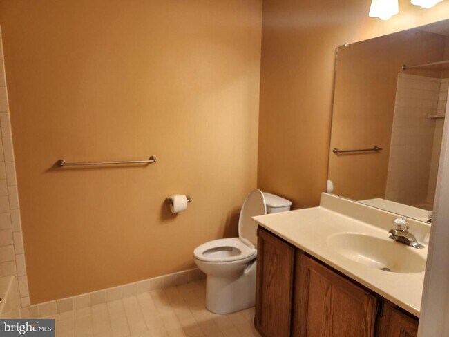 Building Photo - 449 Oakmont Ct