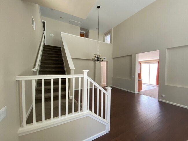 Building Photo - 5106 Rowe Dr