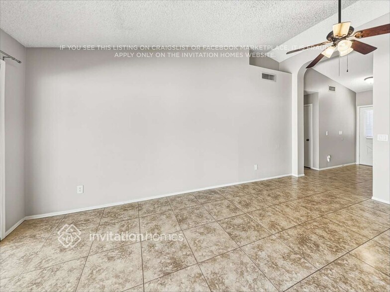 Building Photo - 6526 N 69th Dr