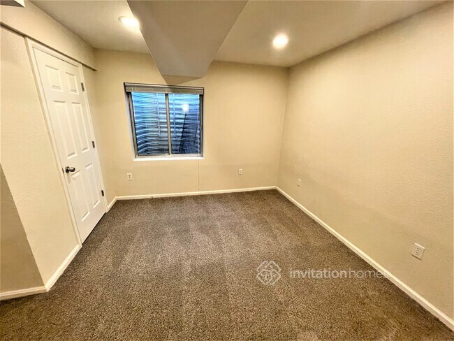 Building Photo - 839 E 133rd Ave